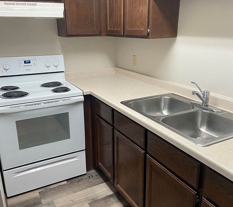 MacArthur Arms Apartment Community Apartment Rentals Eau Claire, WI