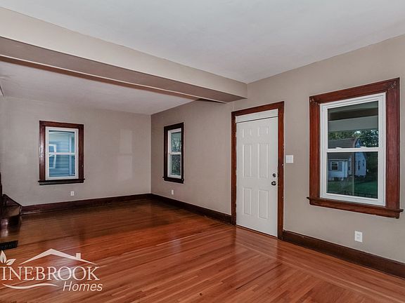 3rd image of 1829 Waltham Ave