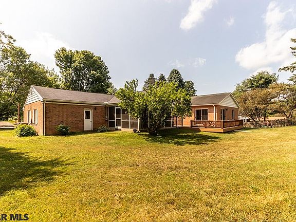 3rd image of 1621 Glenwood Cir