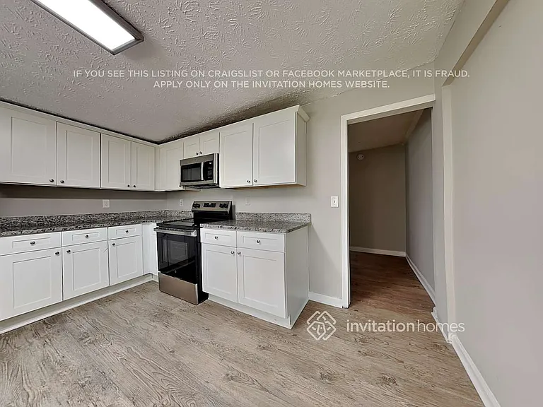 547 Rustic Rd — Photo 7