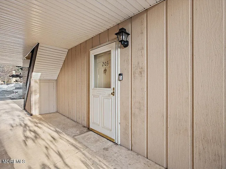 203 Wellington Pl — Photo 30
