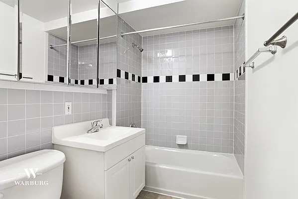 Rented by Warburg | media 8