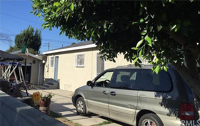 2nd image of 321 W Reeve St