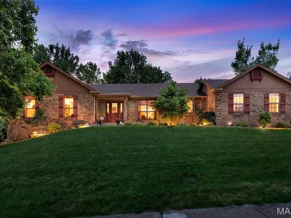 1431 Dietrich Oaks Dr, Ballwin, MO 63021