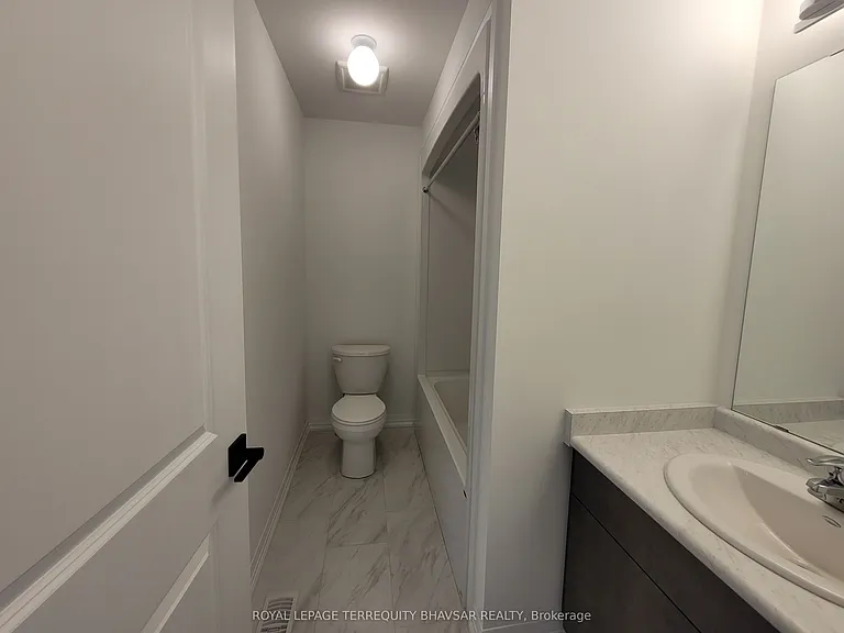 4552 Portage Rd #8 — Photo 34