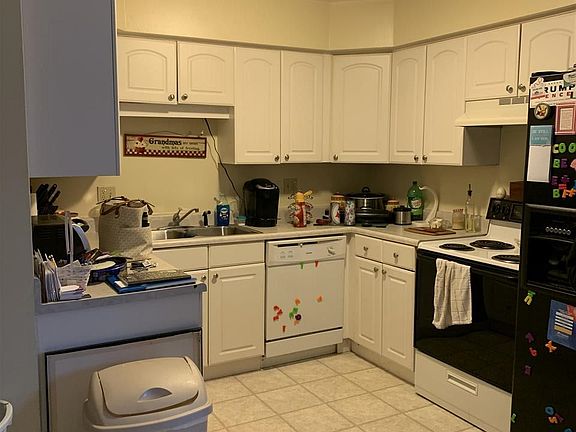 5th image of 3040 Round Hill Ct