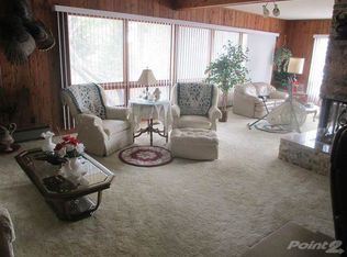 2015 Mound Rd, Jacksonville, IL 62650