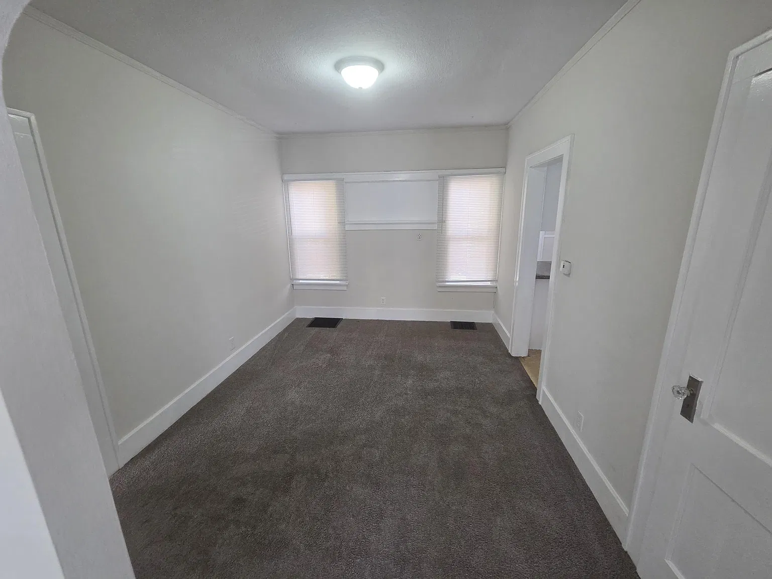 2 bed, 1.5 bath, 1038 sqft, $1,195 — Photo 3