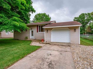 30856 Lincoln Dr, Granger, IN 46530