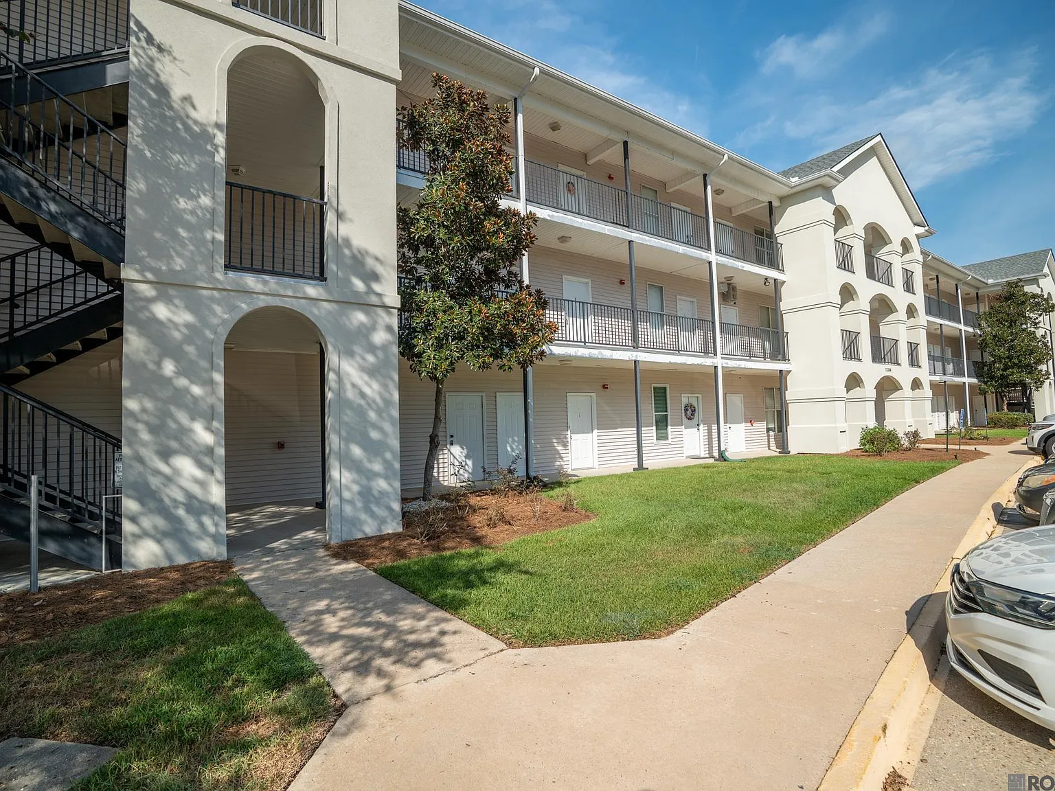 2 bed, 1117 sqft, $1,500 — Photo 1