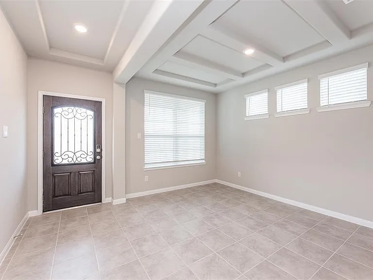 1230 Glendora Dr — Photo 4