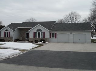 352 Van De Loo St, Kaukauna, WI 54130