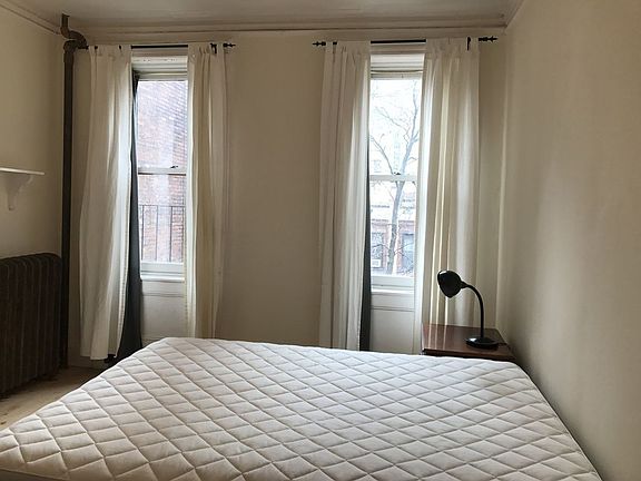 4th image of 336 W 47th St APT 4