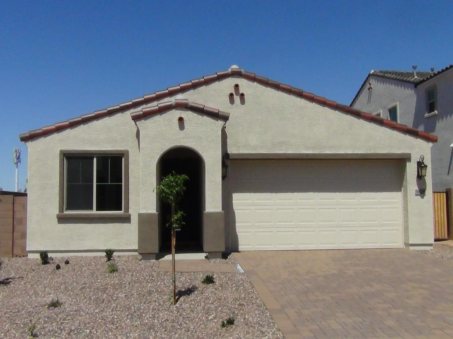 5 bed, 1967 sqft, $2,799 — Photo 1