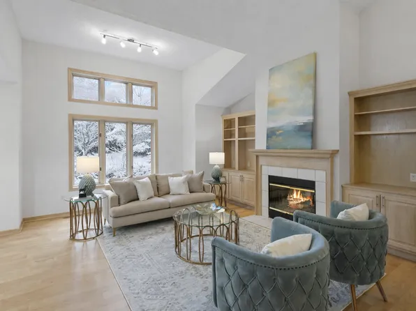 2260 Sherwood Ct, Minnetonka, MN 55305