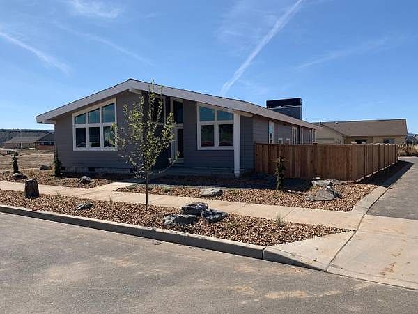 1st image of 1420 NE Perspective Dr