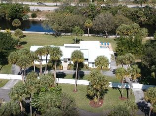 38 Pine Trl, West Palm Beach, FL 33415
