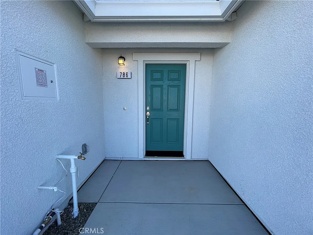 786 Stone Ridge East Ave photo 1