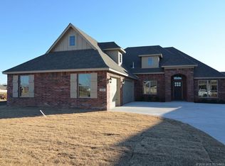 1421 E Atlanta St, Broken Arrow, OK 74012