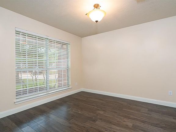 Just off the entry is this spacious room! Do you need a study? A formal dining room? Located at the front of the home, with convenient access to the kitchen, makes this space great for entertaining!