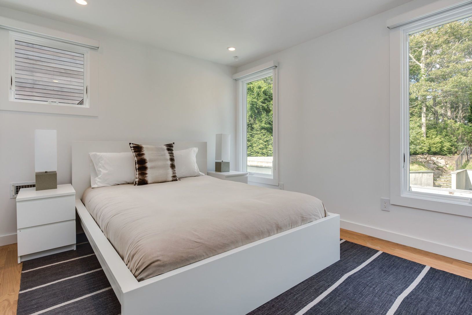  Bedroom 4 (Queen Bed; Upstairs overlooking Backyard)