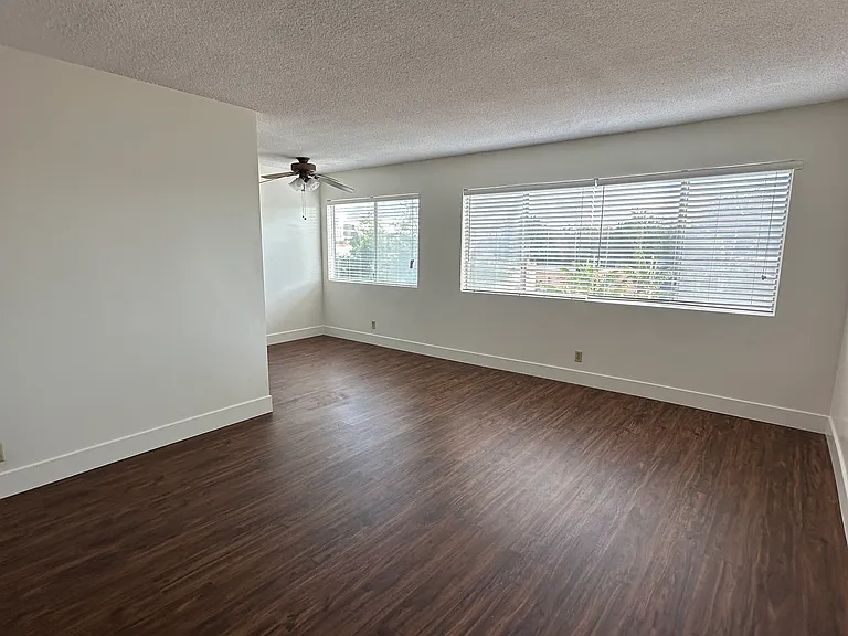 1367 W 8th St #3 — Photo 3