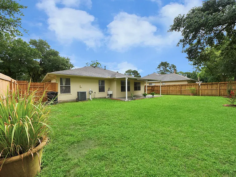 16215 Cypress Trace Dr — Photo 32