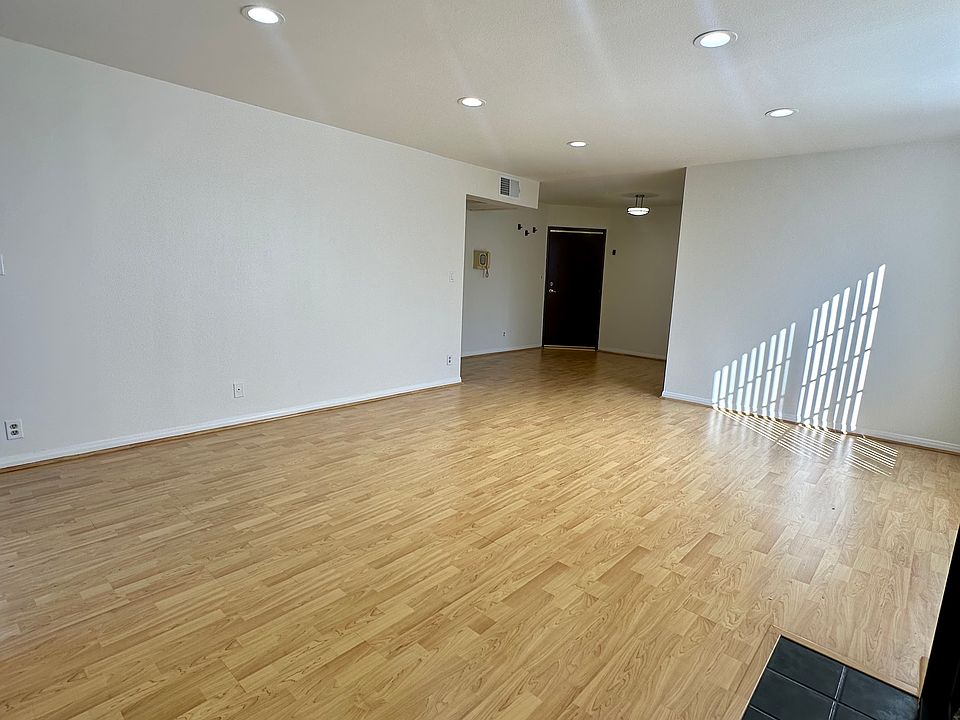 1st image of 14562 Dickens St APT 103