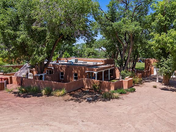 5th image of 208 Camino De Lucia