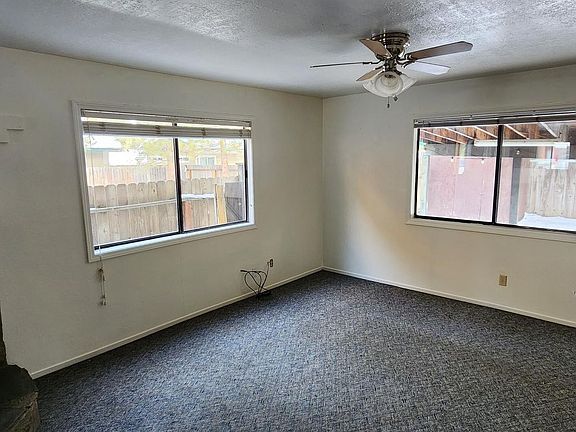 5th image of 1069 Sierra Blvd #A