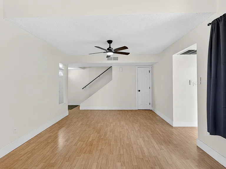 946 E Diamond Dr — Photo 17