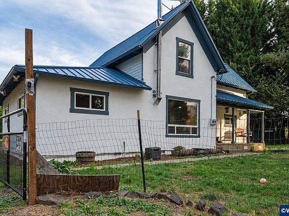 4th image of 25843 Brush Creek Rd
