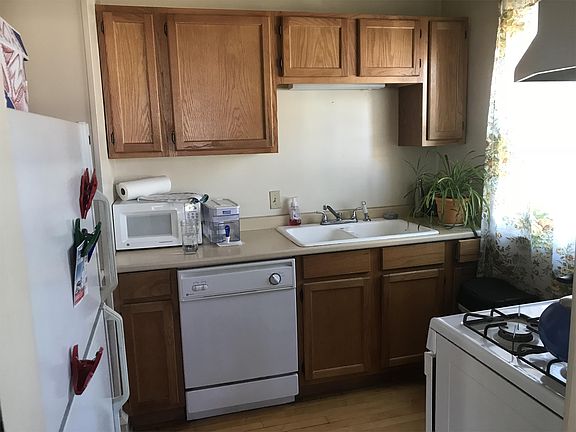 2nd image of 3273 S Kinnickinnic Ave APT 4