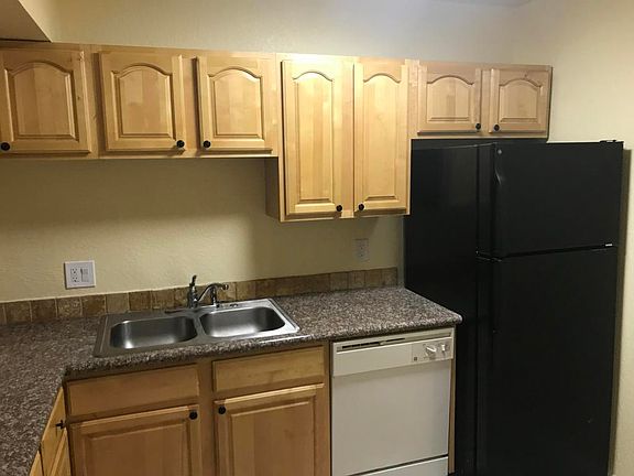 5th image of 240 Croton Ave APT 104