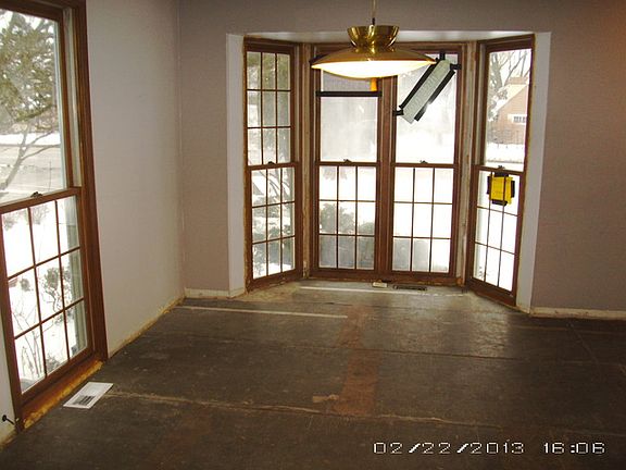5th image of 11500 W Grand Ave