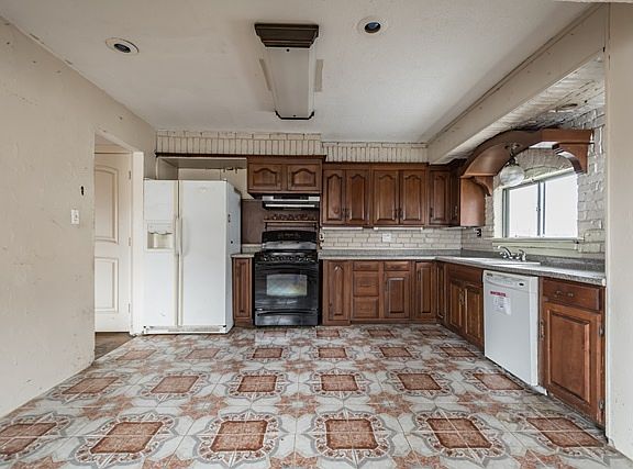 5th image of 21 Hemlock St