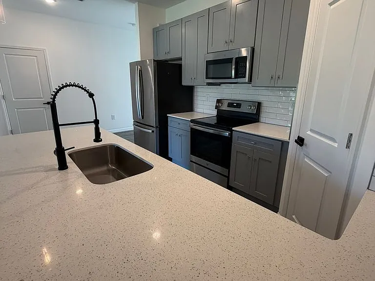 2122 Armour Rd #2122 — Photo 11
