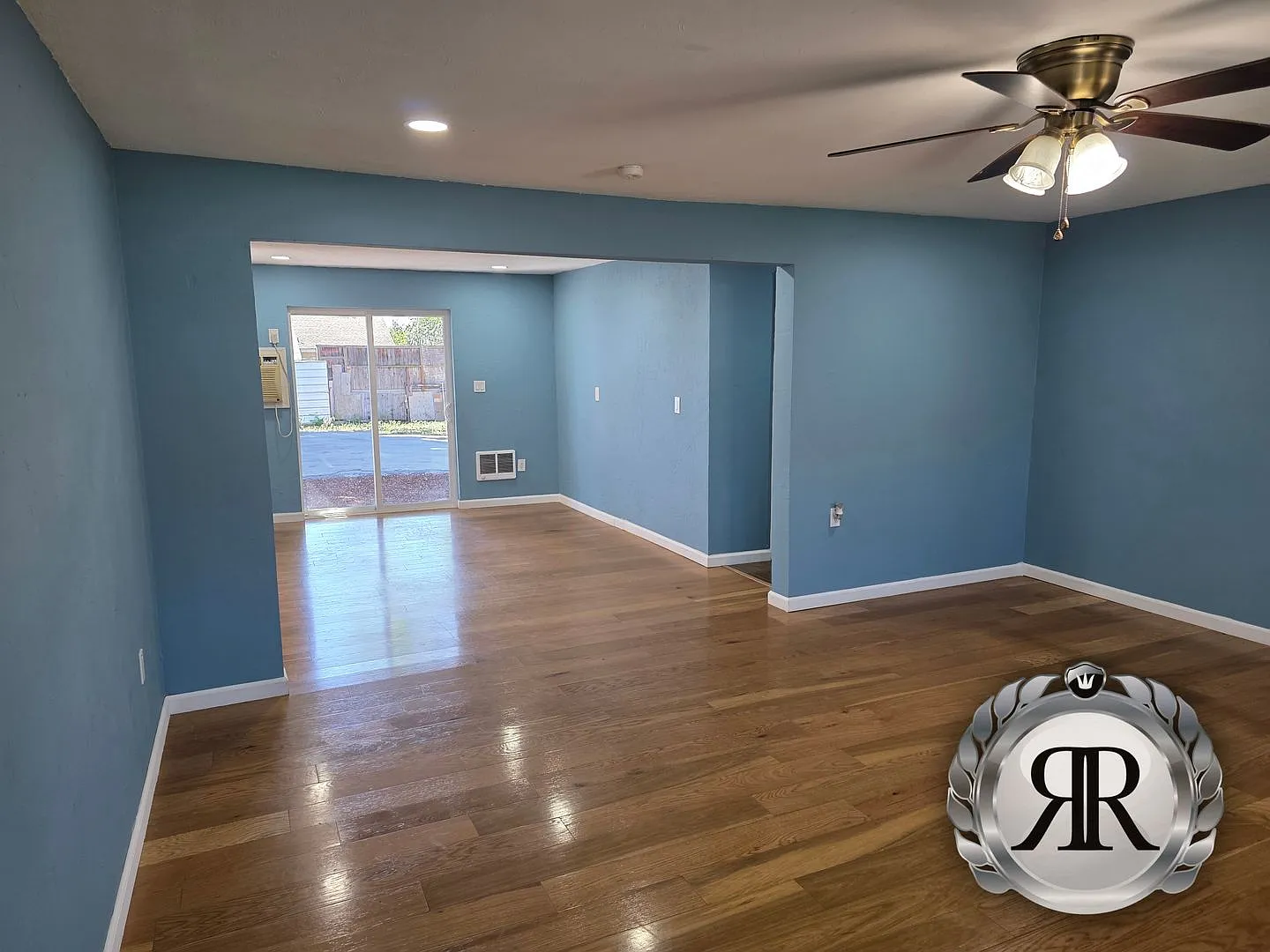 3 Bedroom, 1 Bath, Fenced Yard — Photo 4