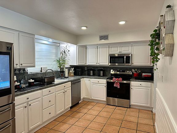 4th image of 6940 Plantation Rd