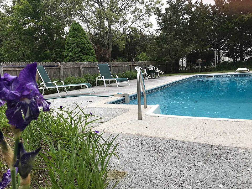 1st image of 9 Sea Breeze Ave