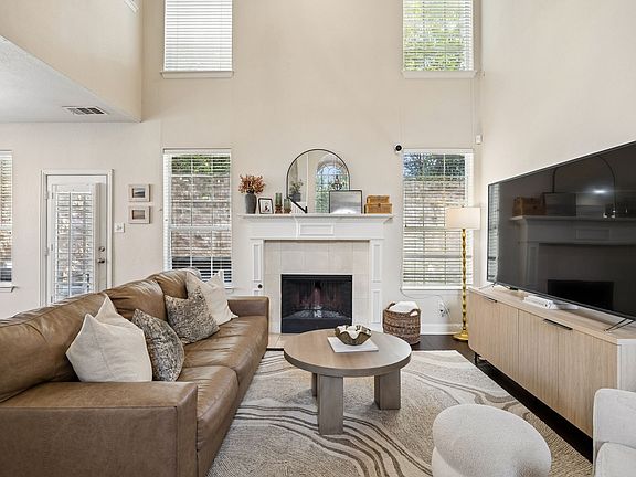 4th image of 9028 Clearhurst Dr