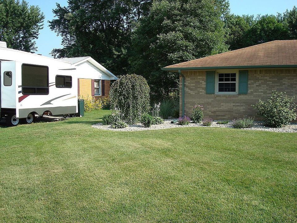 2nd image of 2621 Woodlawn Dr