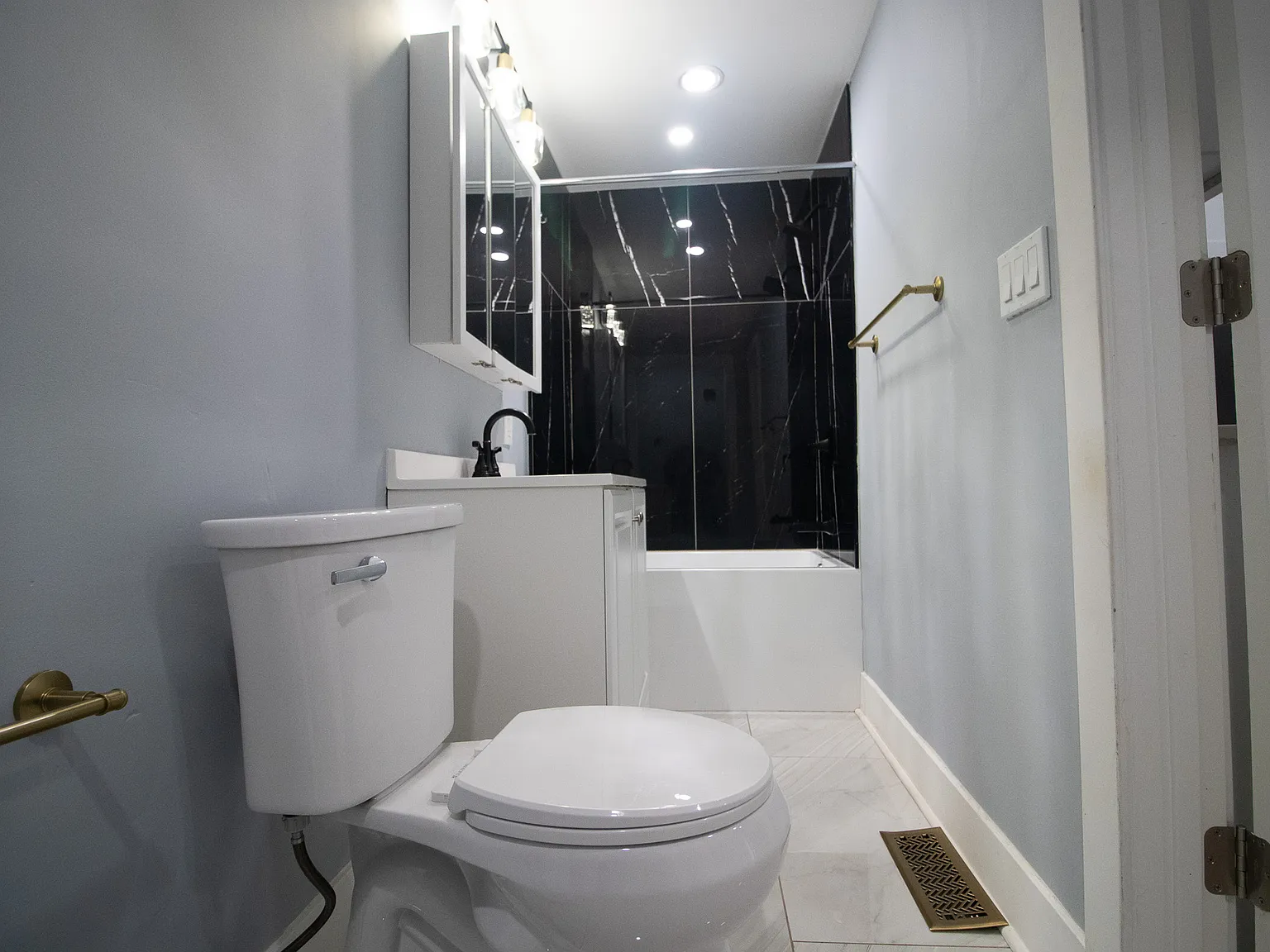 1 bed, 800 sqft, $1,595 — Photo 4
