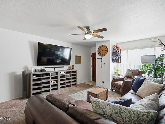 3rd image of 1927 E HAMPTON Avenue #207