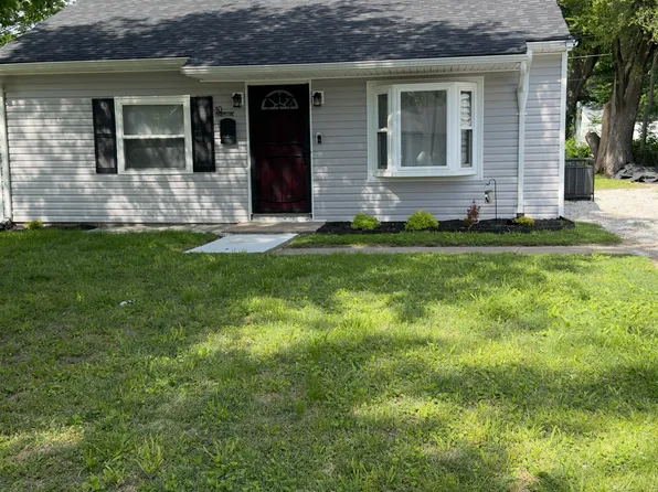 10 Marilyn Ln, Cahokia, IL 62206