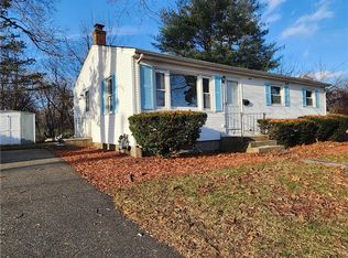 3 Beeckman Ave, Cranston, RI 02920