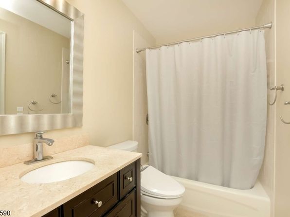 15 River Birch Cir, Montgomery Twp., NJ 08540