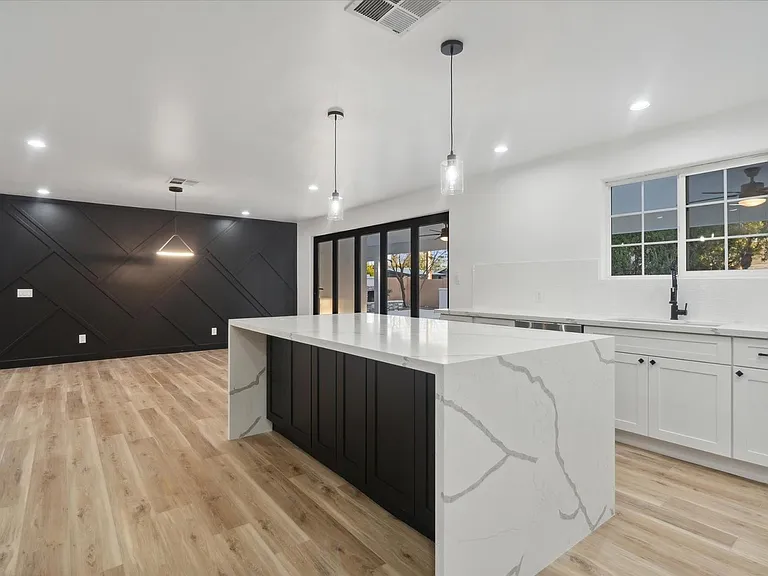 8525 E Clarendon Ave — Photo 10
