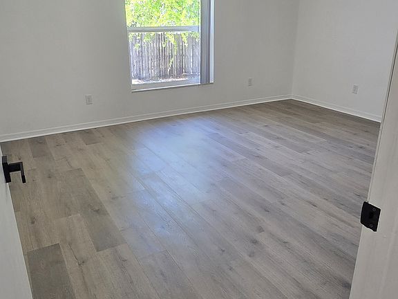 5th image of 53 Atlantic Oaks Cir #B