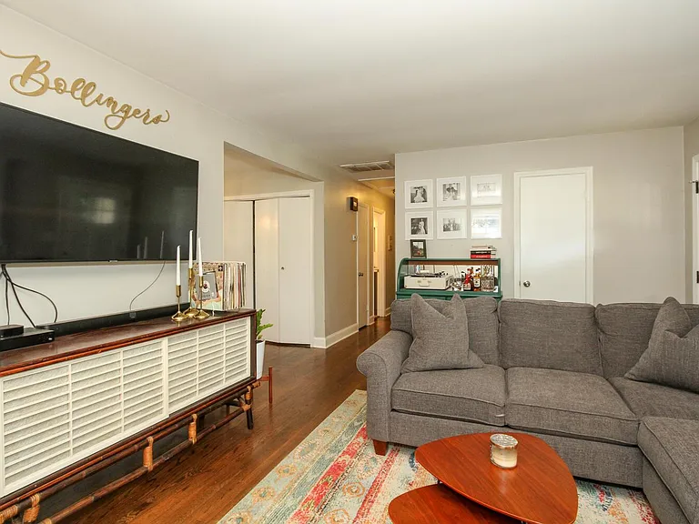 3601 Craig Ave — Photo 2
